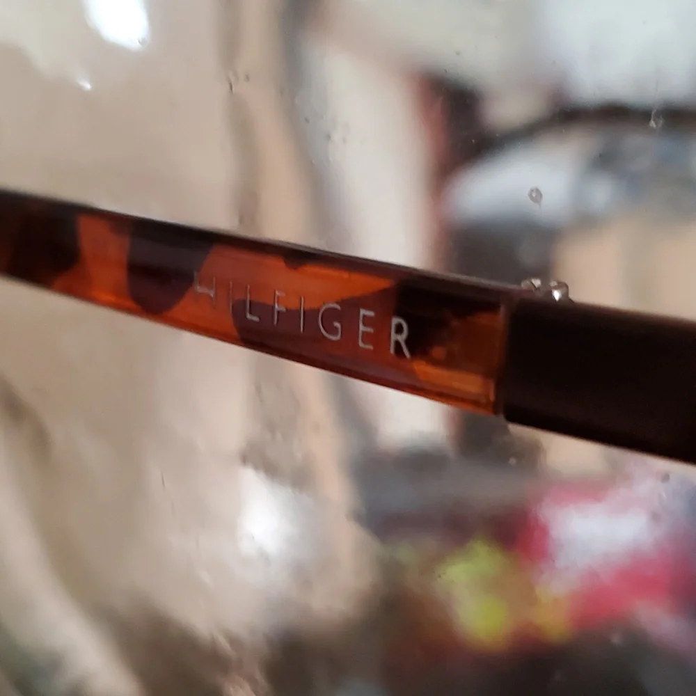 NWT Tommy Hilfiger Vasquez Men's Brown Rectangle Sunglasses